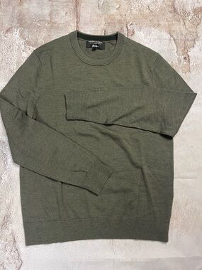 Banana Republic Men’s Olive Green Crewneck Sweater